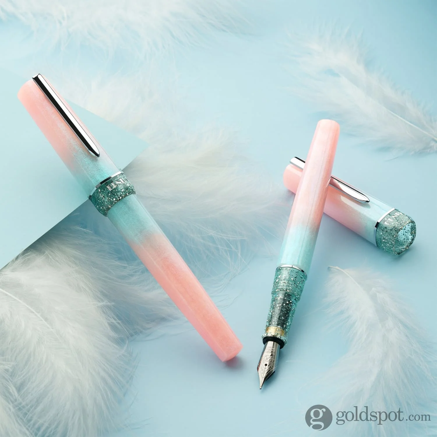 Benu Haute Fountain Pen in Perle - Image 12