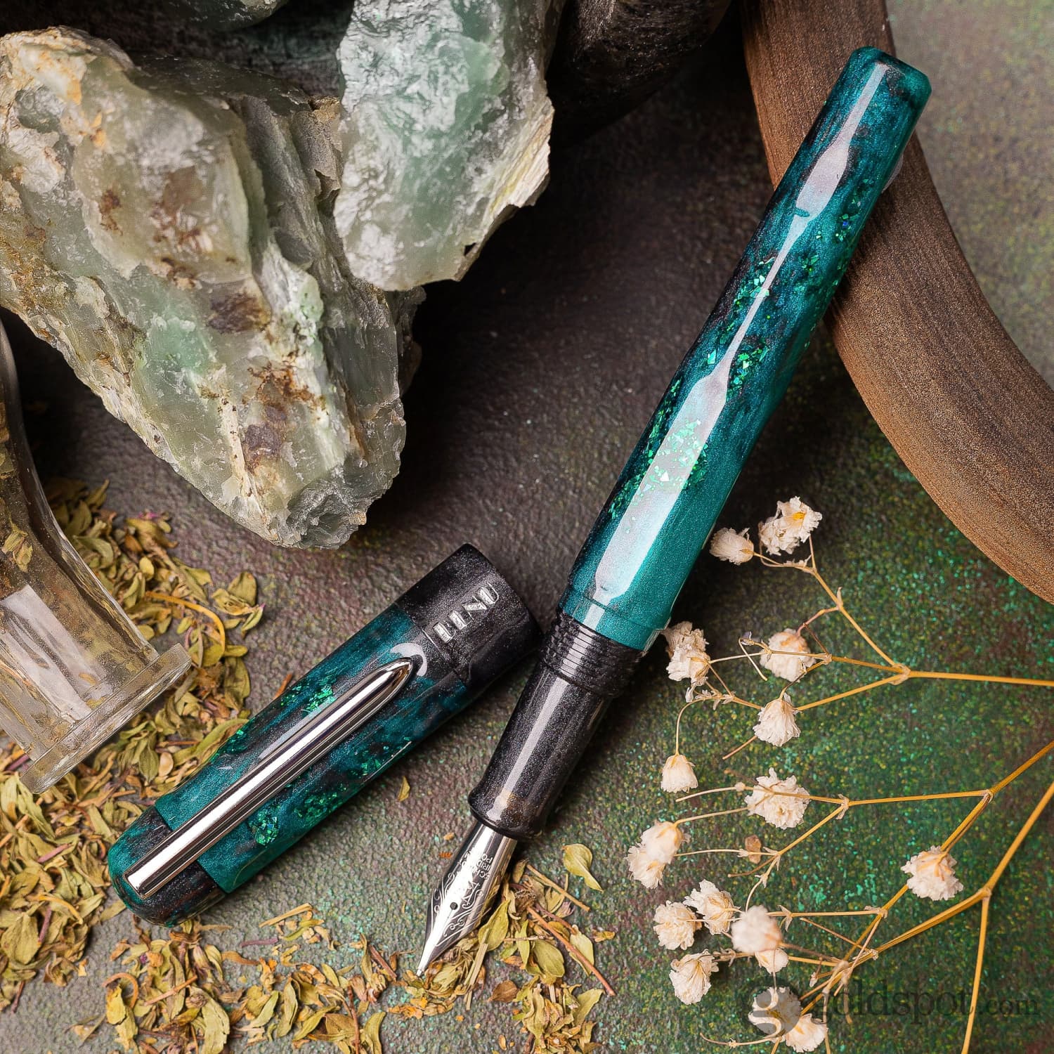 Benu Talisman Fountain Pen in Cat's Eye - Image 12