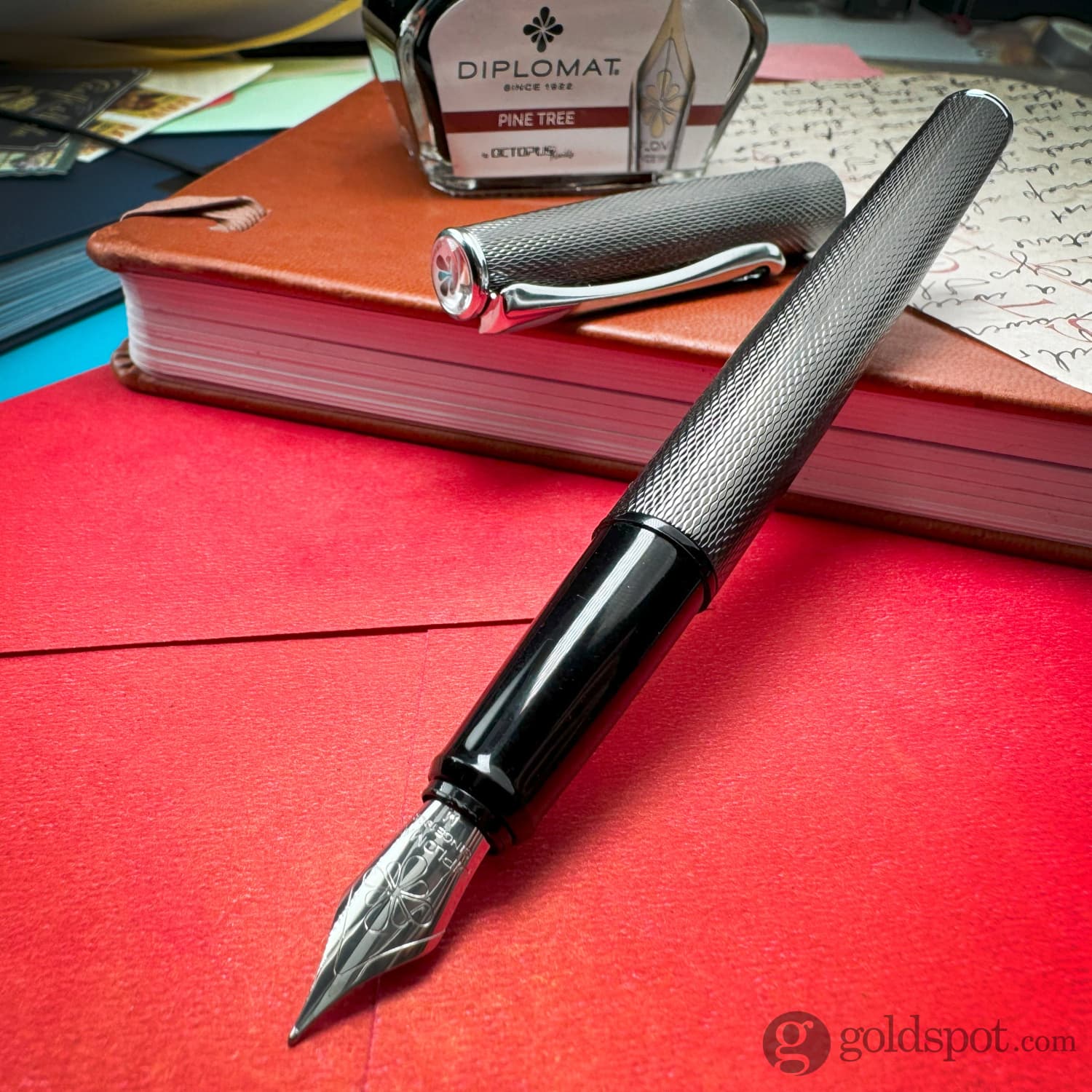 Diplomat Esteem Fountain Pen in Black Barley - Image 10