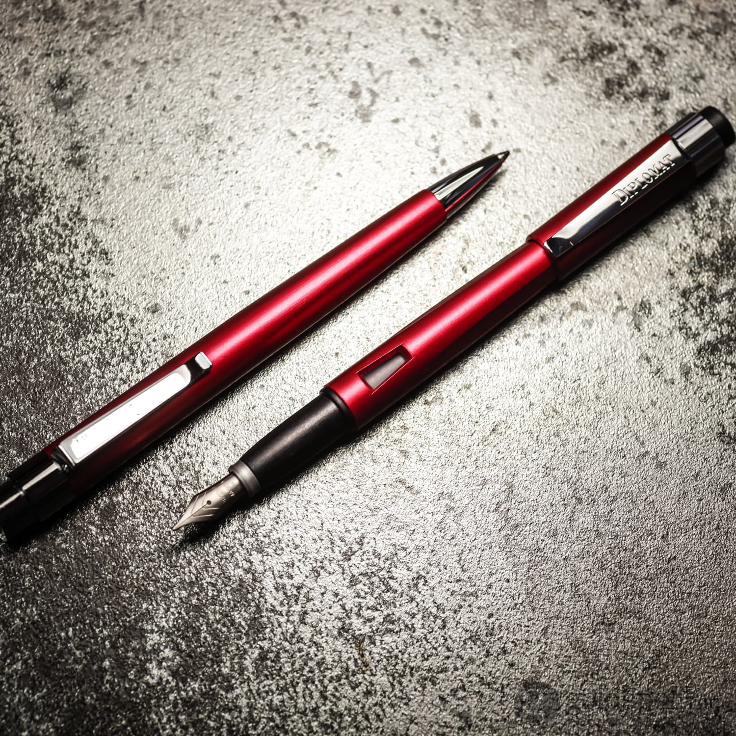Diplomat Magnum Fountain Pen in Burned Red - Image 10