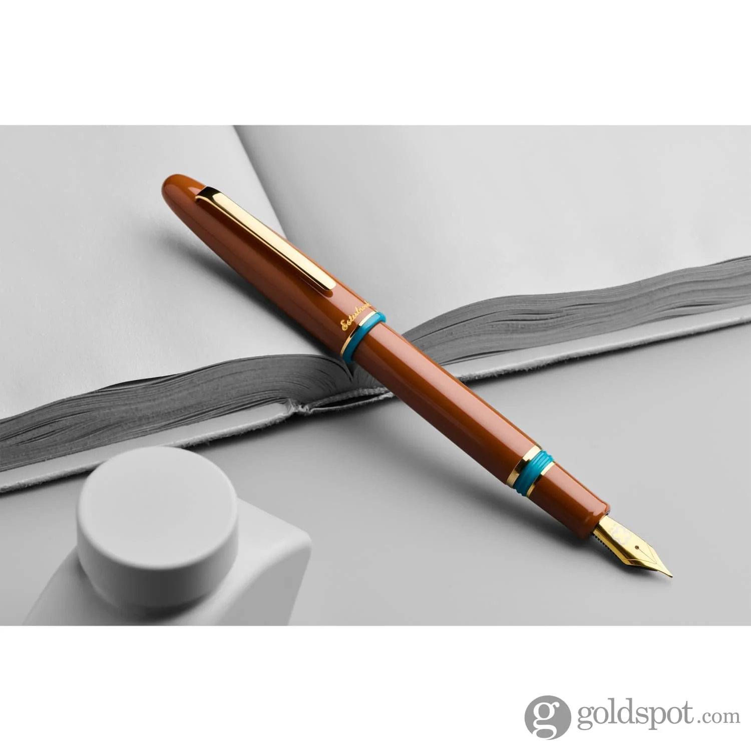Esterbrook Estie Back to the Lands Regular Fountain Pen in Incredible Rock with Gold Trim - Image 11