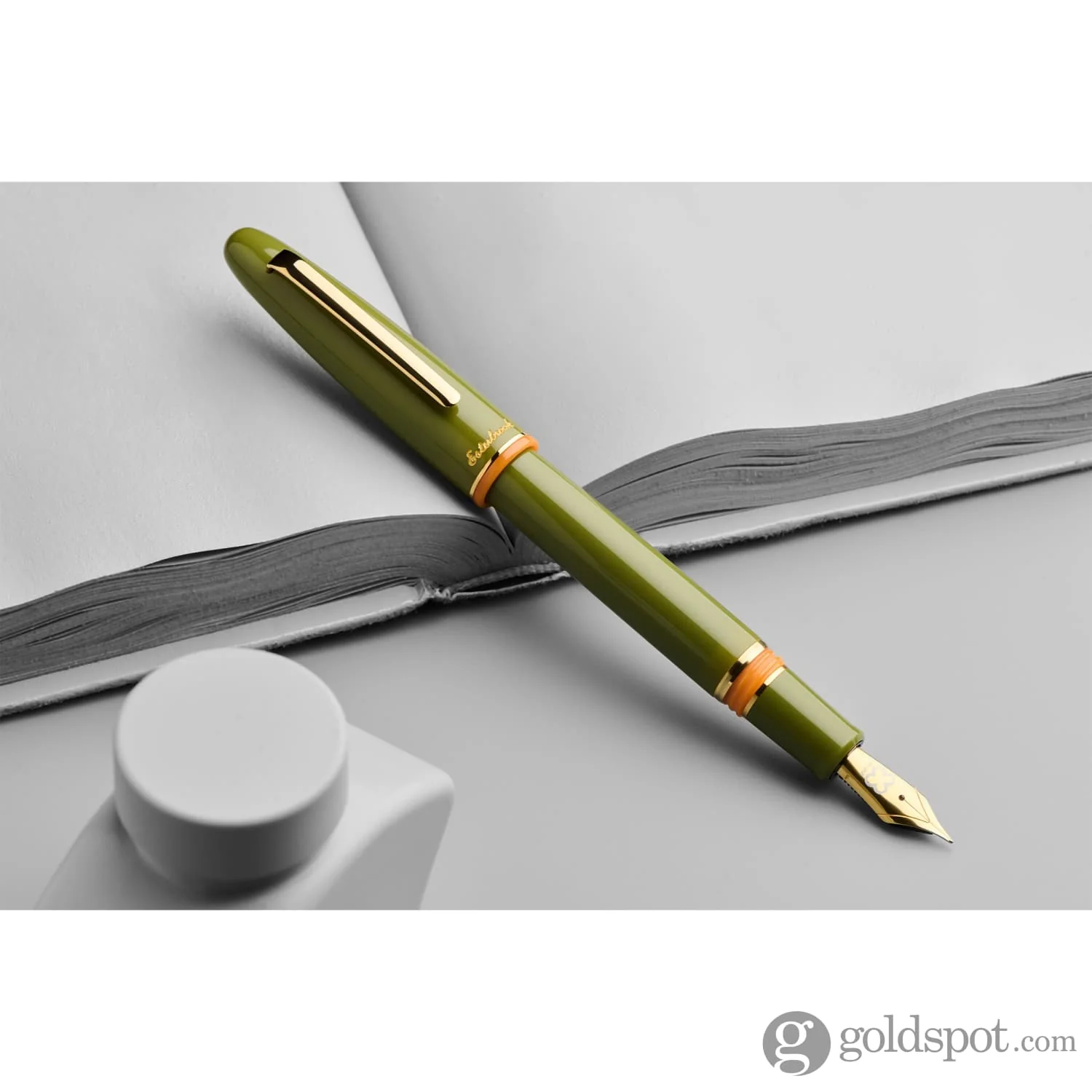 Esterbrook Estie Back to the Lands Regular Fountain Pen in Quirky Leaf with Gold Trim - Image 11