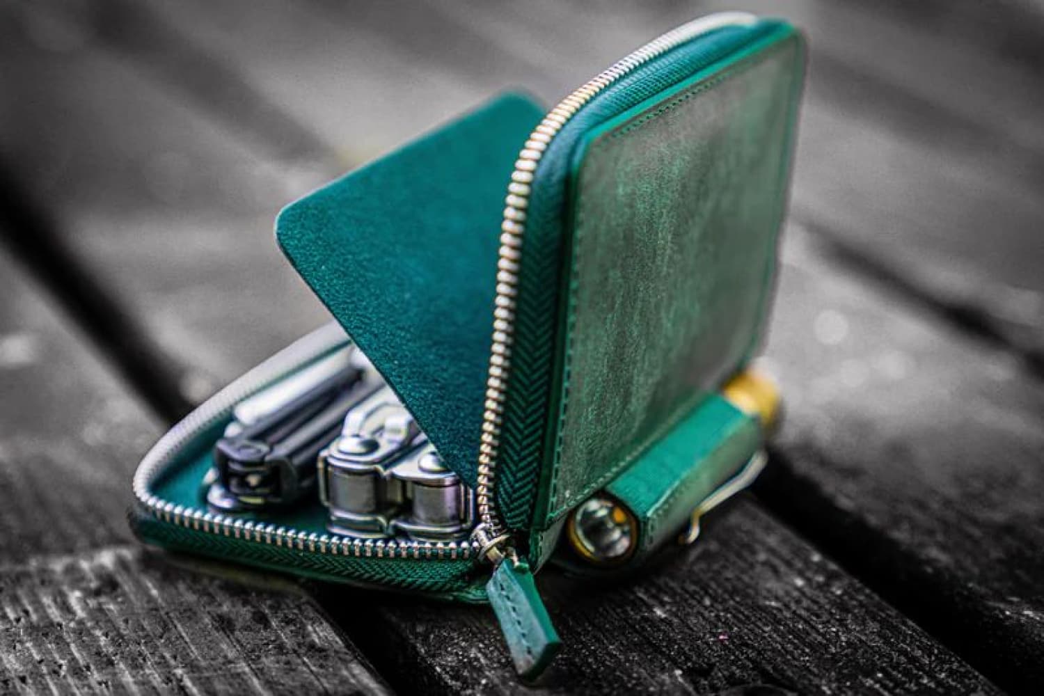 Galen Leather EDC Wallet in Crazy Horse Forest Green - Image 3