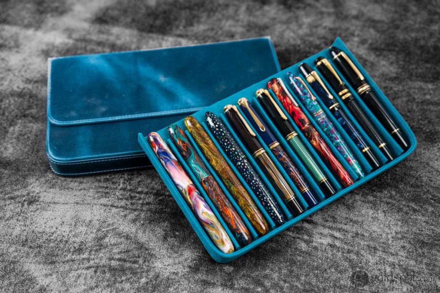 Galen Leather Magnum Opus 12 Slots Hard Pen Case in Crazy Horse Ocean Blue - Image 2