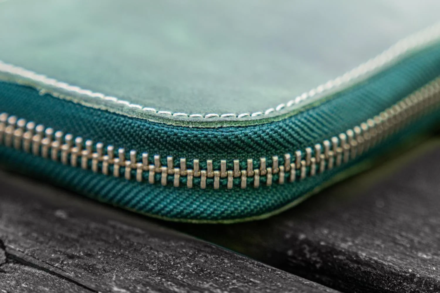 Galen Leather Pen Case Zippered 10 Slots in Crazy Forest Green - Image 4