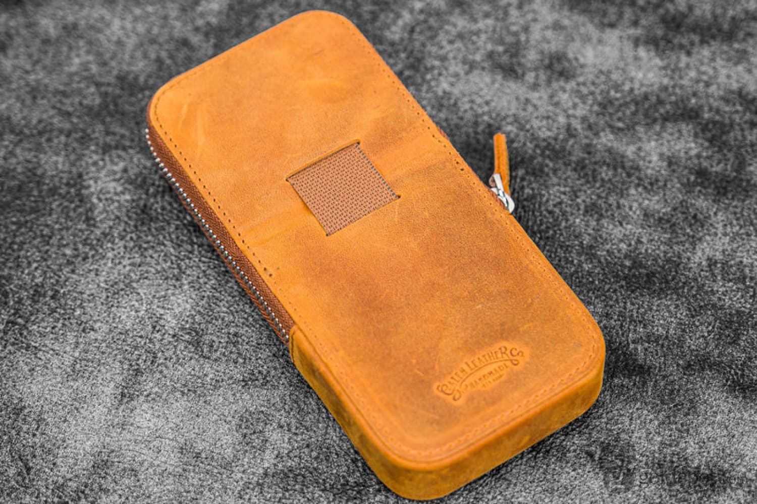 Galen Leather Zippered Magnum Opus Hard 3 Slots Pen Case in Crazy Horse Brown - Image 3