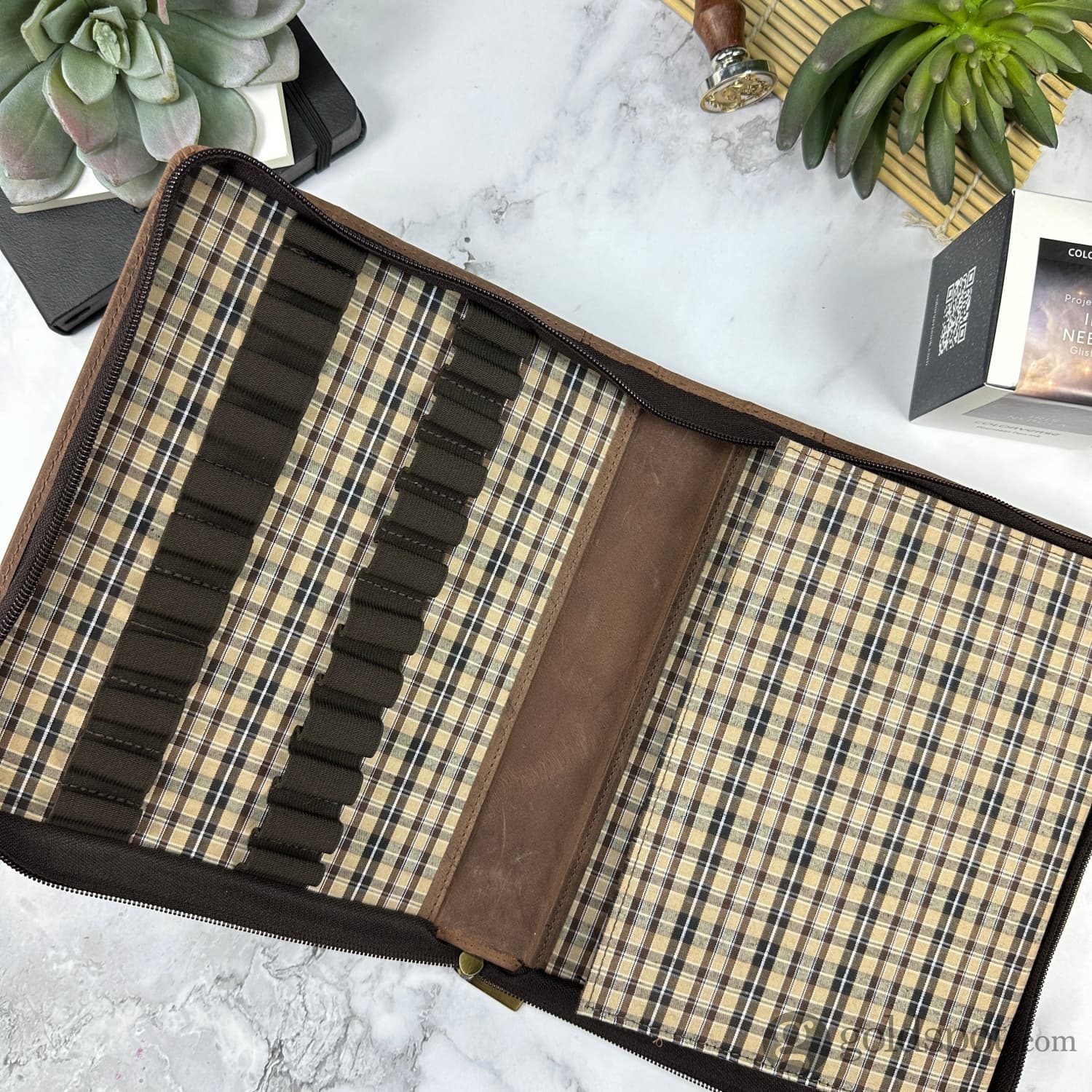 Girologio 24 Zippered Pen Case in Bomber Brown - Image 2