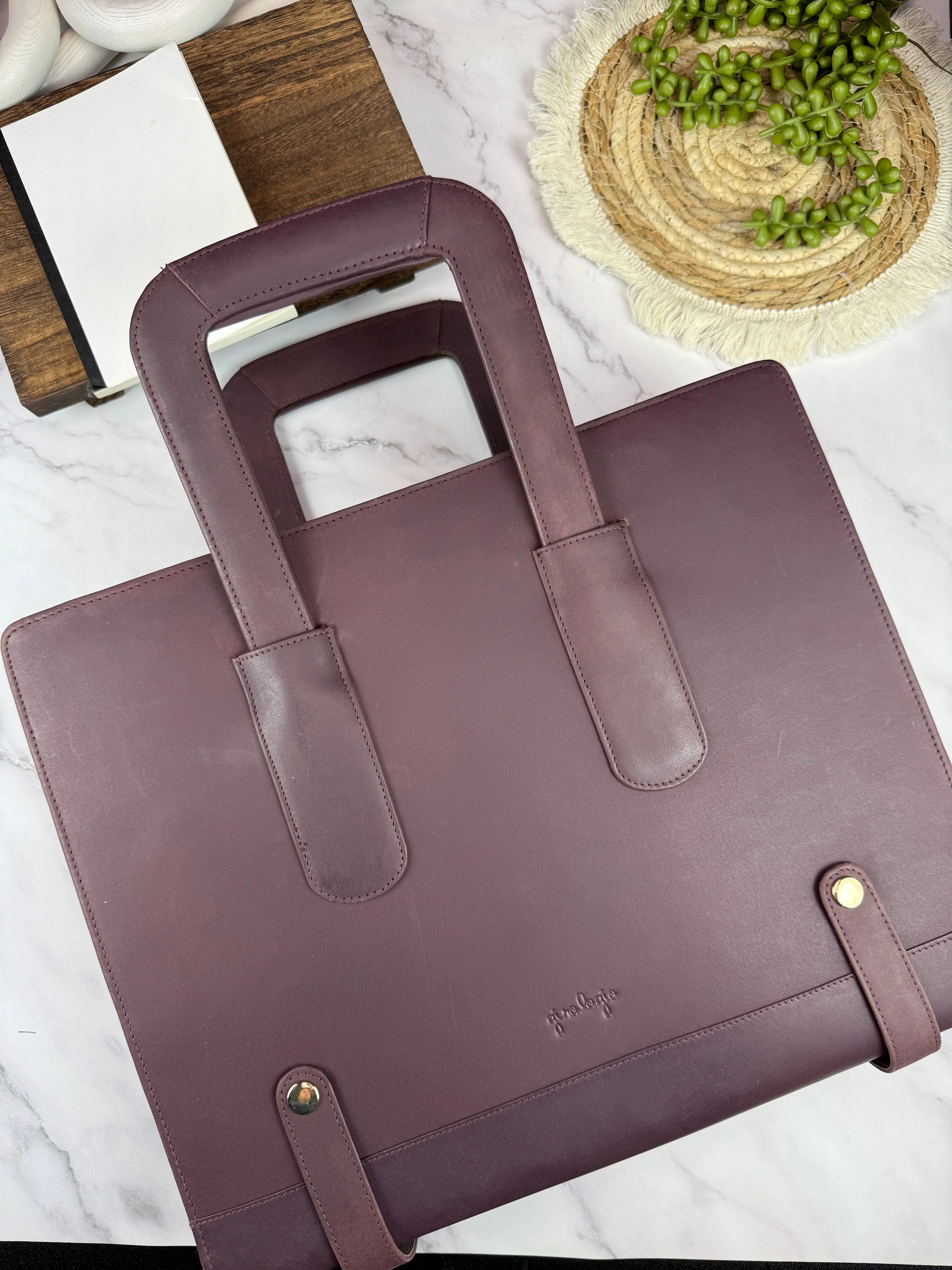 Girologio 96 Zippered Pen Case in Sugar Plum - Image 3