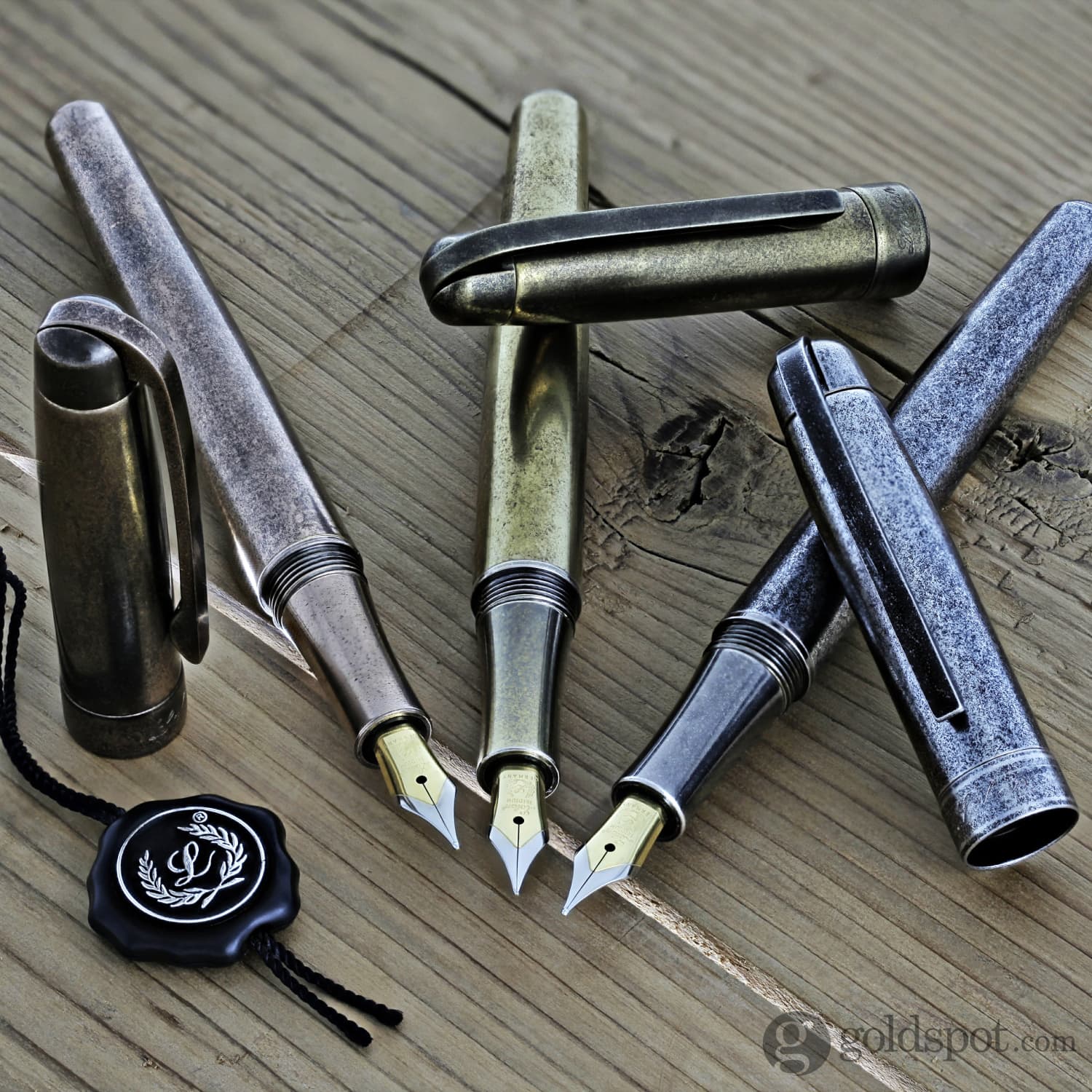 Laban Antique Fountain Pen in Gold - Image 9