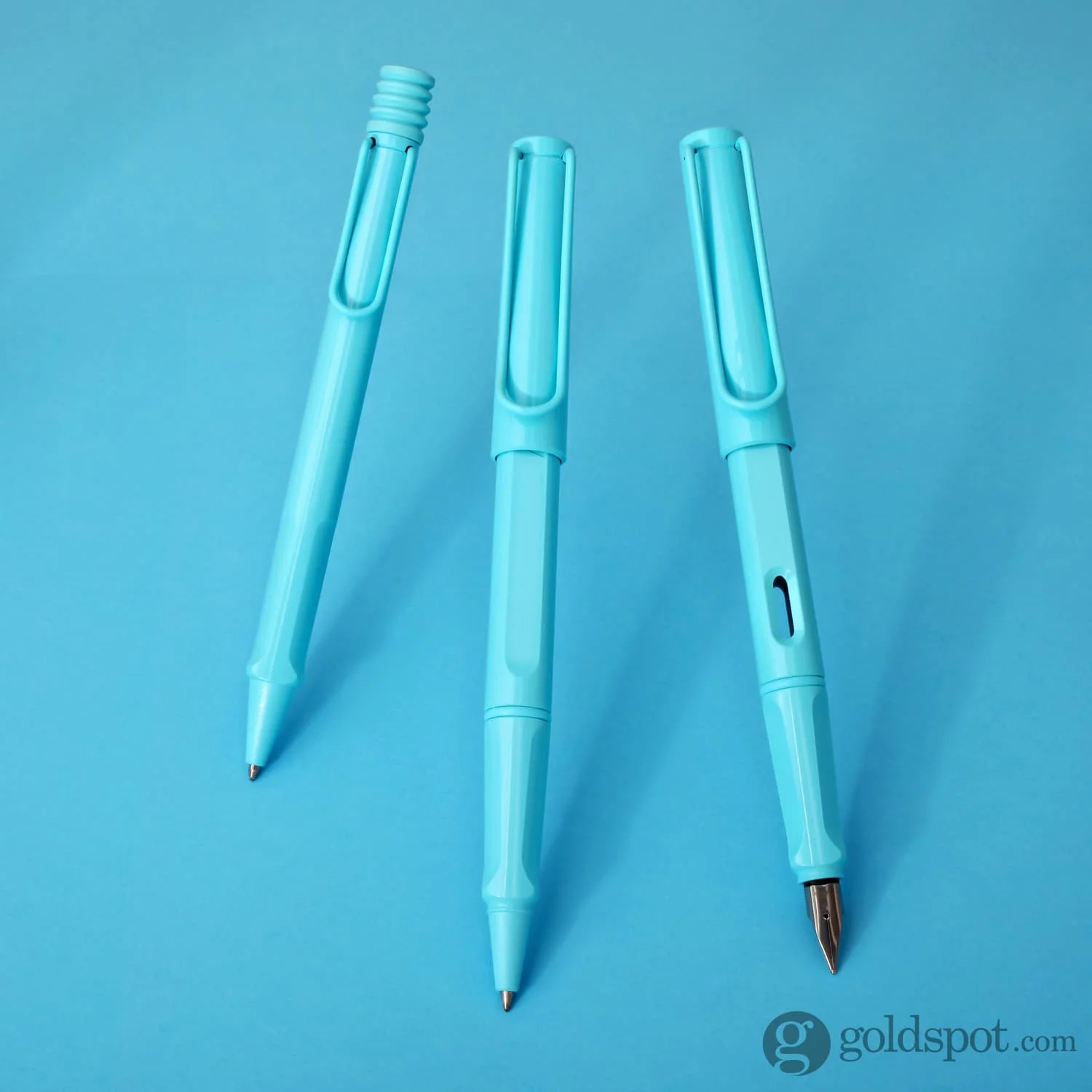 Lamy Safari Ballpoint Pen in Aqua Sky 2023 Special Edition - Image 8
