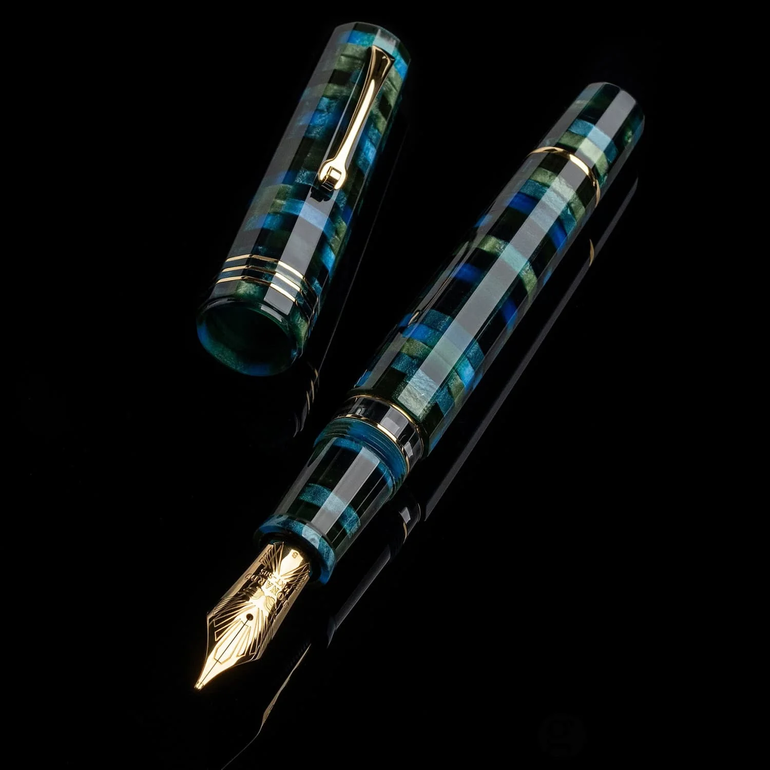 Leonardo Dodici Fountain Pen in Mosaico No. 8 Size 14kt Gold Nib - Image 2