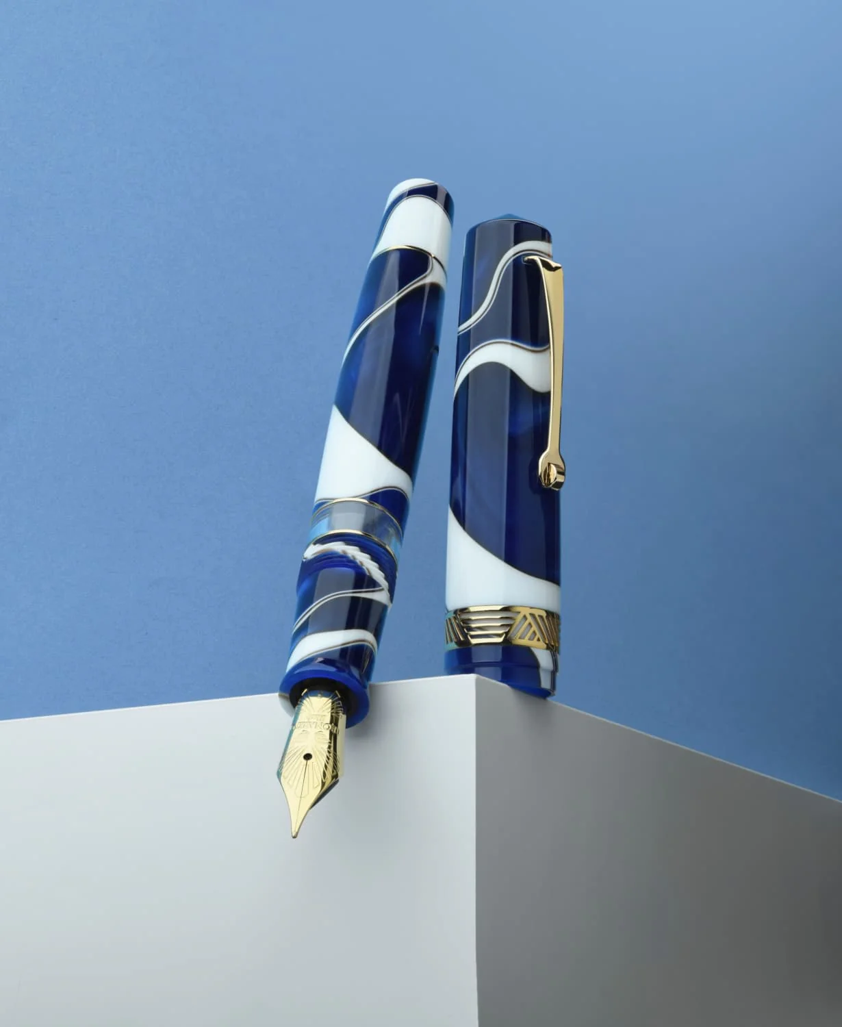 Leonardo Momento Magico Fountain Pen in Onda Blu
