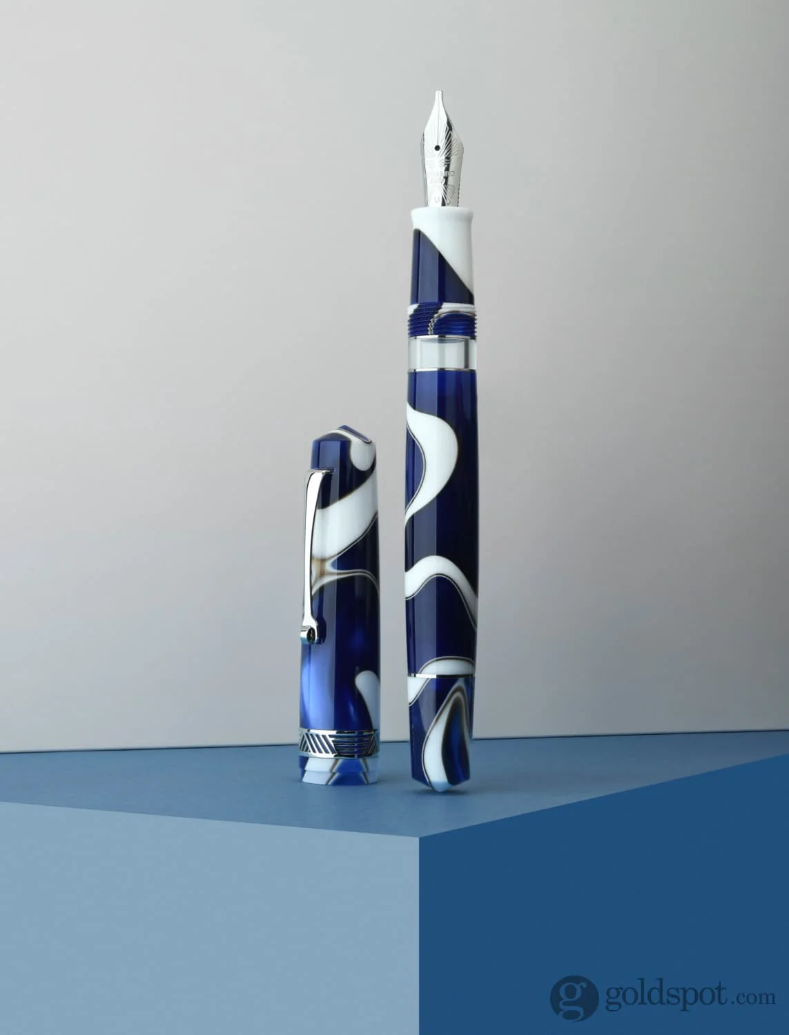 Leonardo Momento Magico Fountain Pen in Onda Blu - Image 2