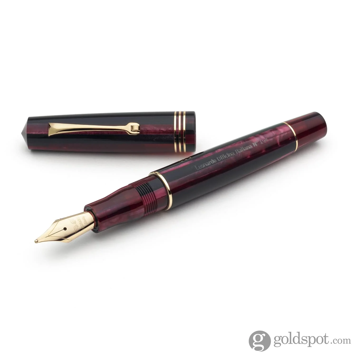 Leonardo Momento Zero Fountain Pen in Prugna Plum with Gold Trim - Image 5