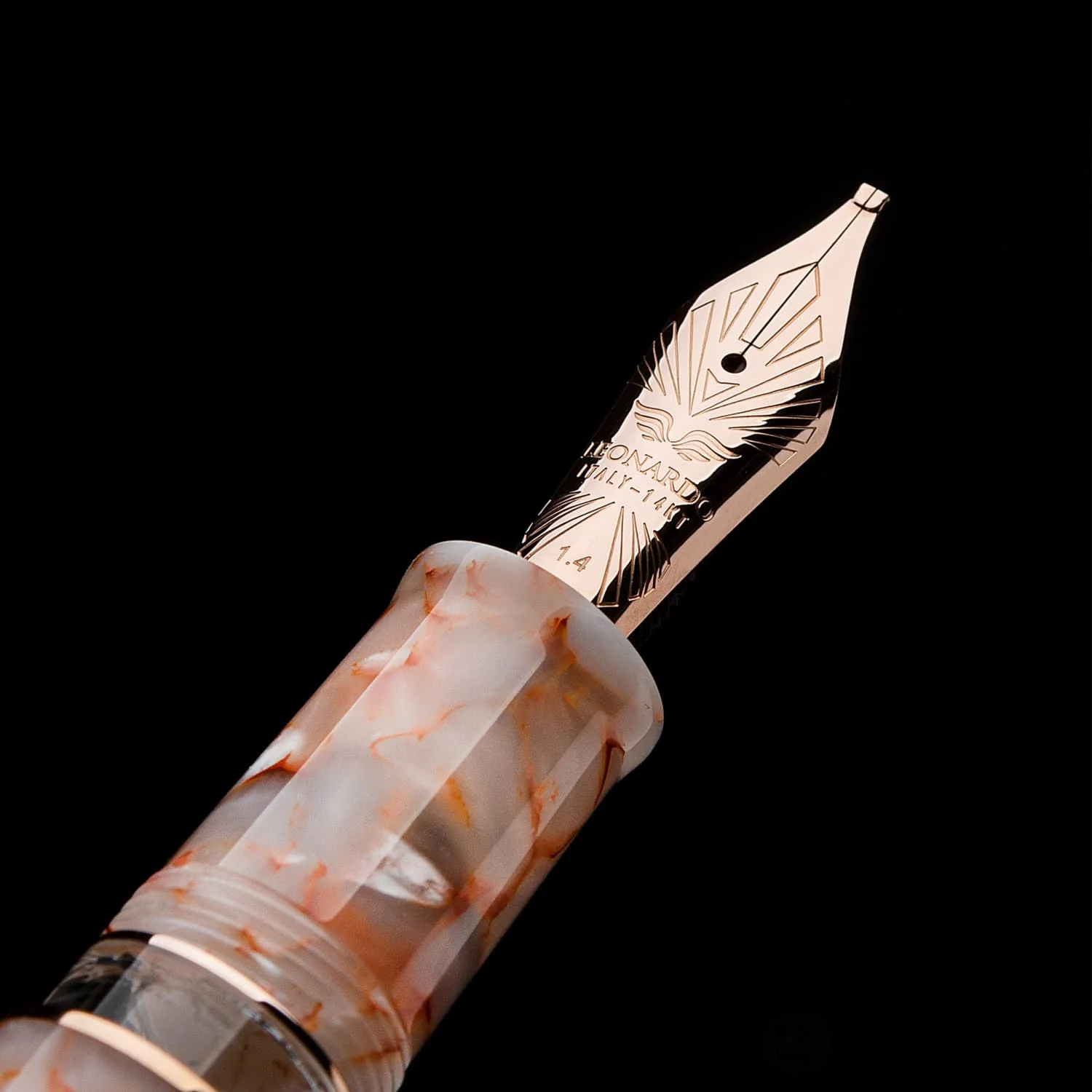 Leonardo Momento Zero Grande 2.0 Fountain Pen in Angel Skin - 14kt Gold - Image 4
