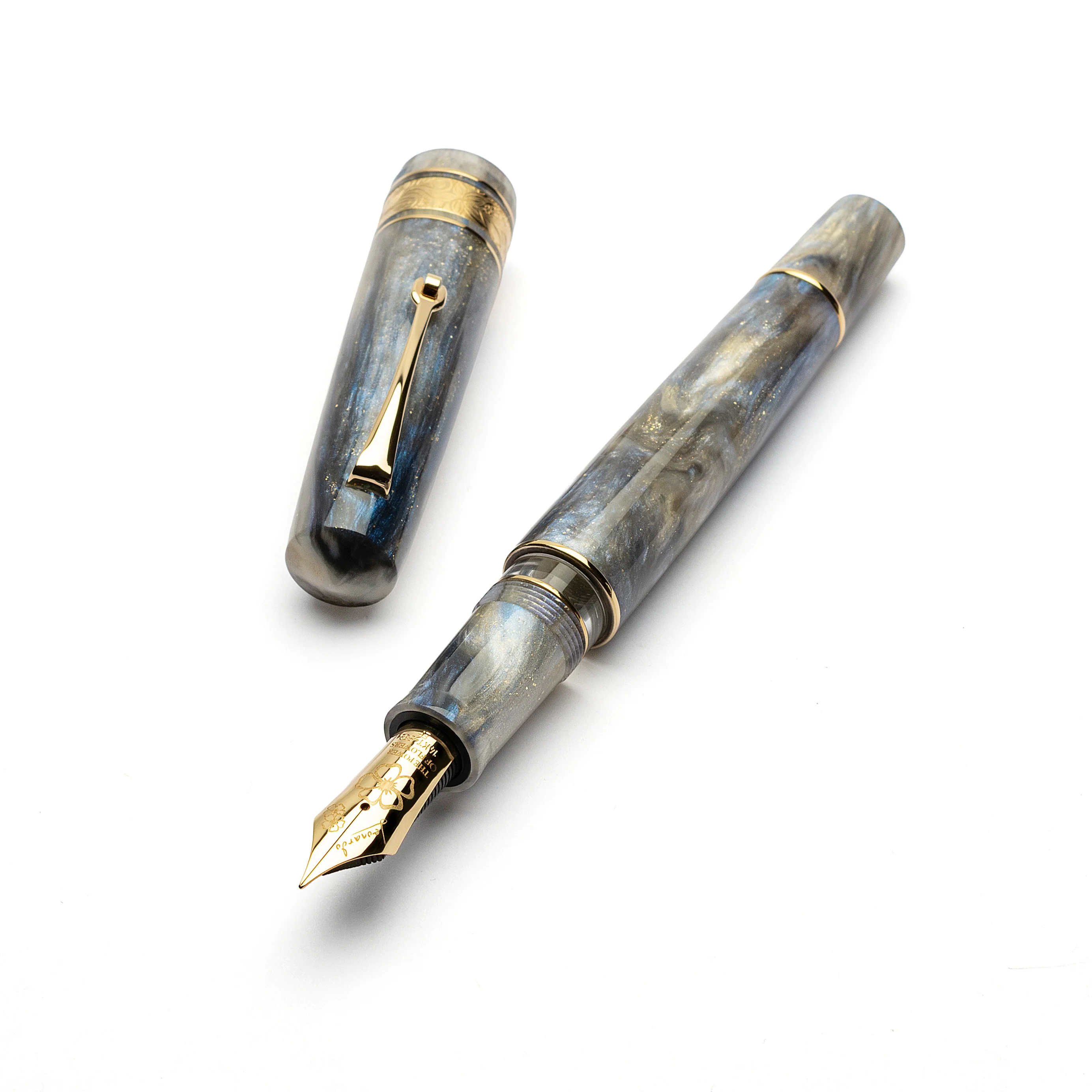 Leonardo Momento Zero Grande 2.0 Fountain Pen in Orchidea Blue, Gold Trim No. 6 Size Nib - Image 2