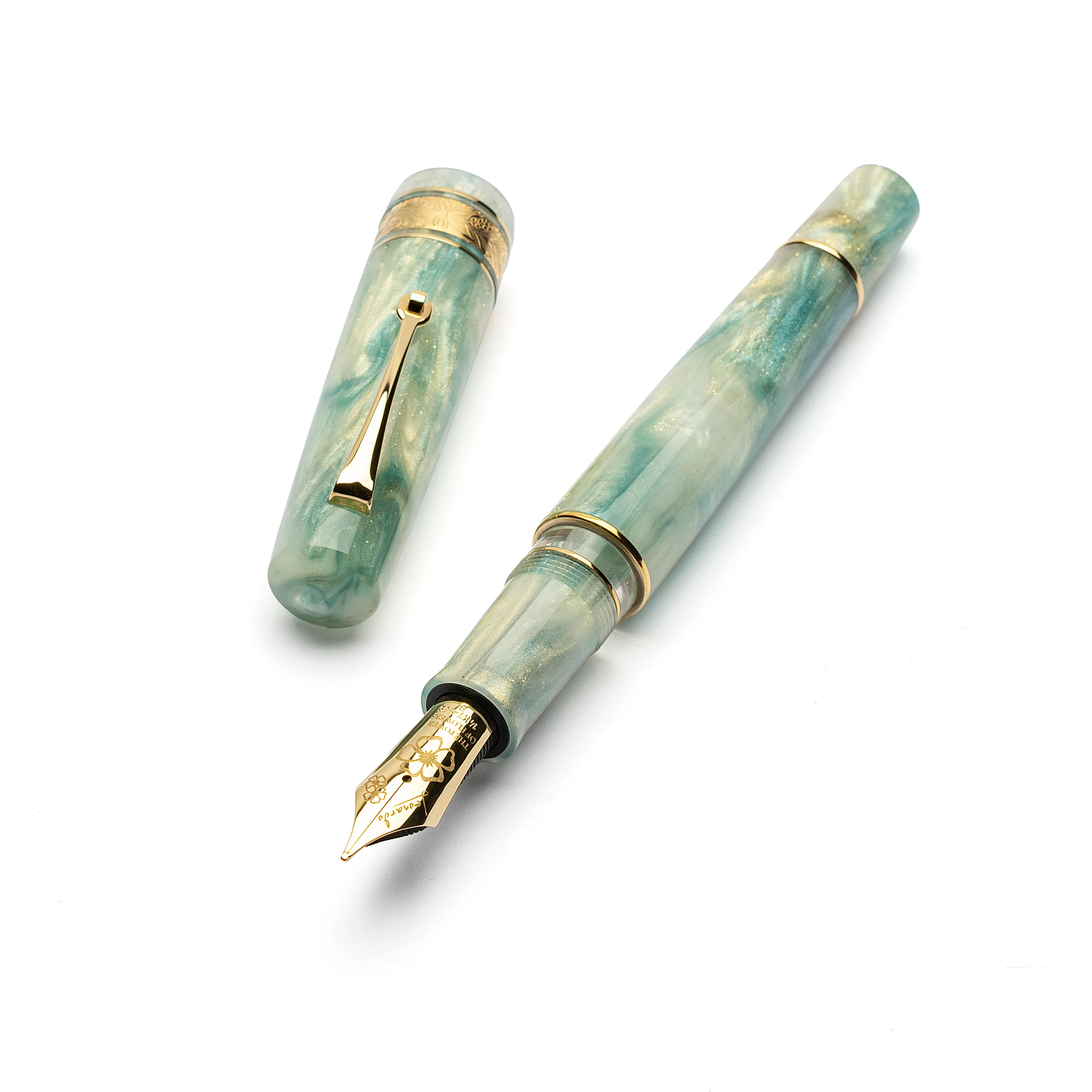 Leonardo Momento Zero Grande 2.0 Fountain Pen in Ortensia, Gold Trim No. 8 Size Nib - Image 2