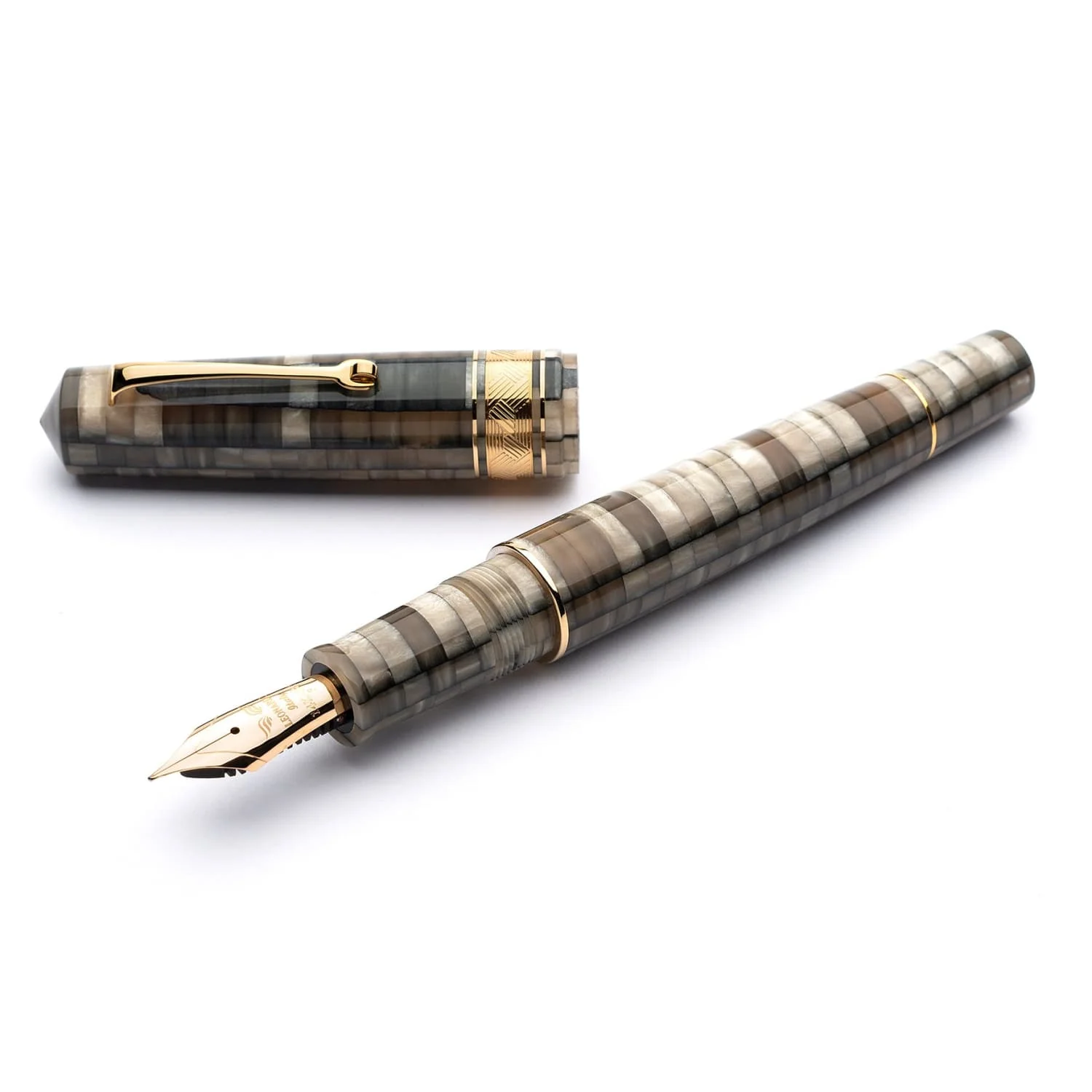 Leonardo Mosaico Fountain Pen in Chiaroscuro - 14kt Gold Nib