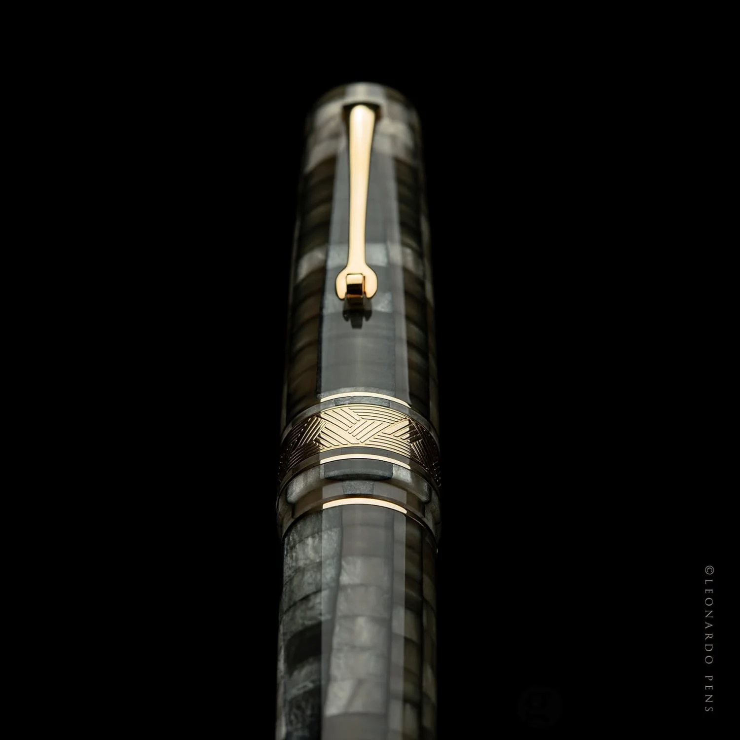 Leonardo Mosaico Fountain Pen in Chiaroscuro - 14kt Gold Nib - Image 7