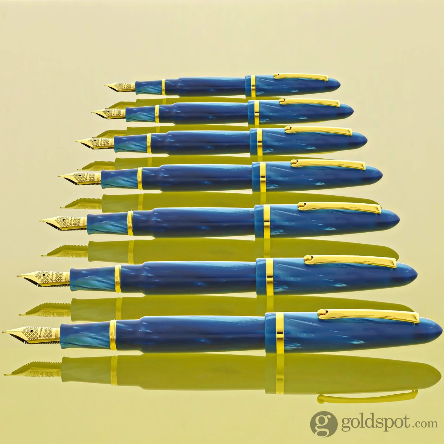 Montegrappa Venetia Fountain Pen in Turquoise Celluloid with 18kt gold nib - Limited Edition - Image 12