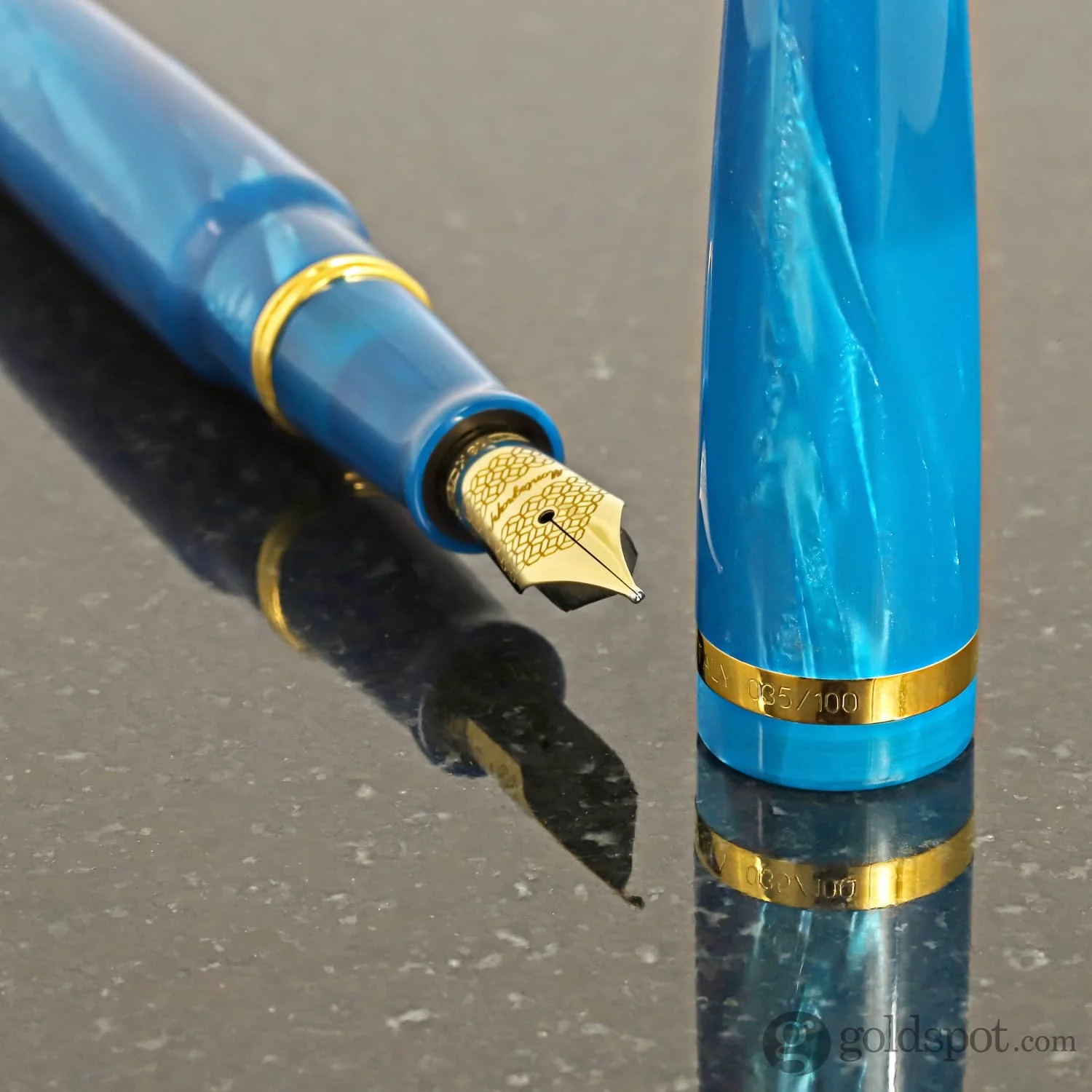 Montegrappa Venetia Fountain Pen in Turquoise Celluloid with 18kt gold nib - Limited Edition - Image 9
