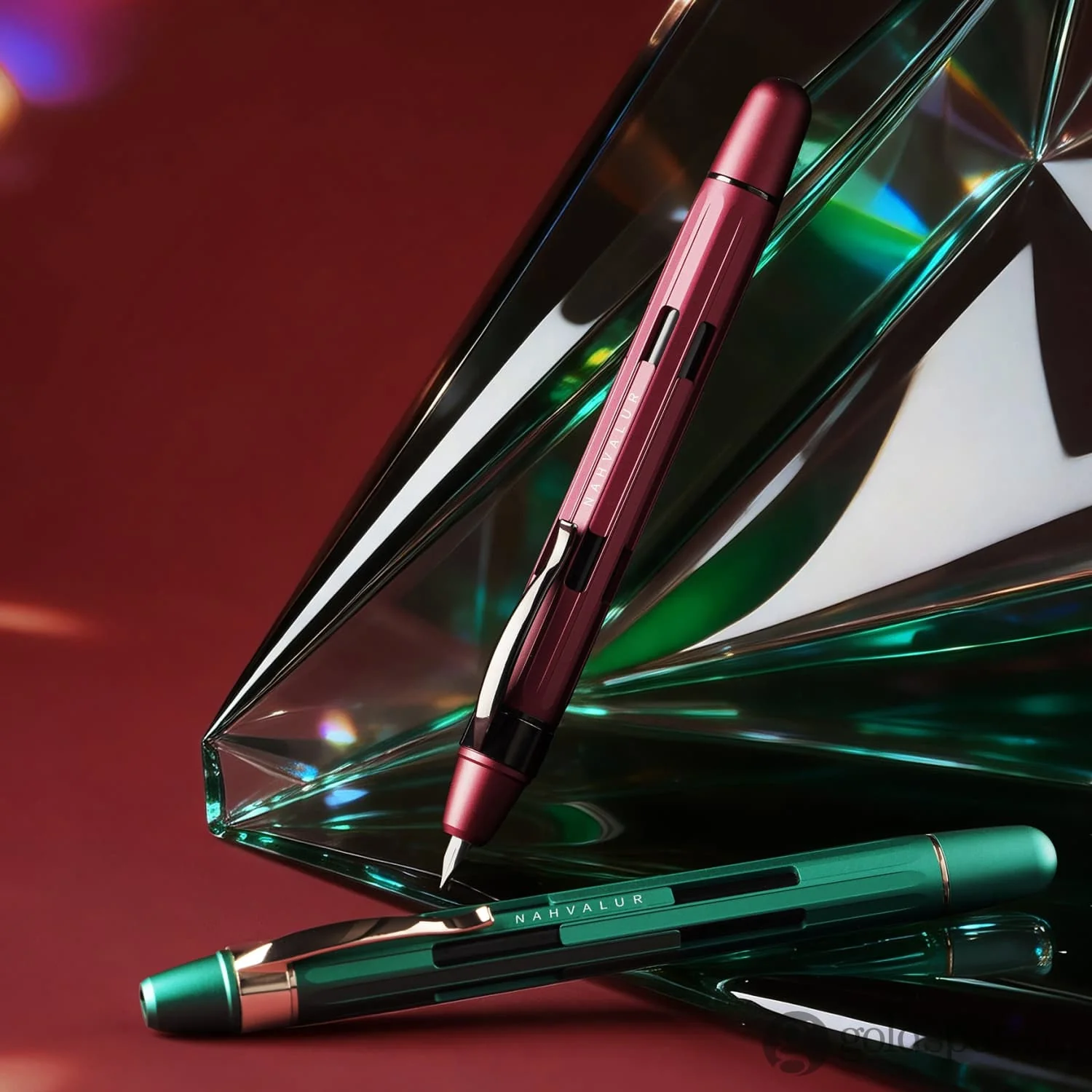 Nahvalur Eclipse Retractable Fountain Pen in Ruby with Black Trim - Image 12