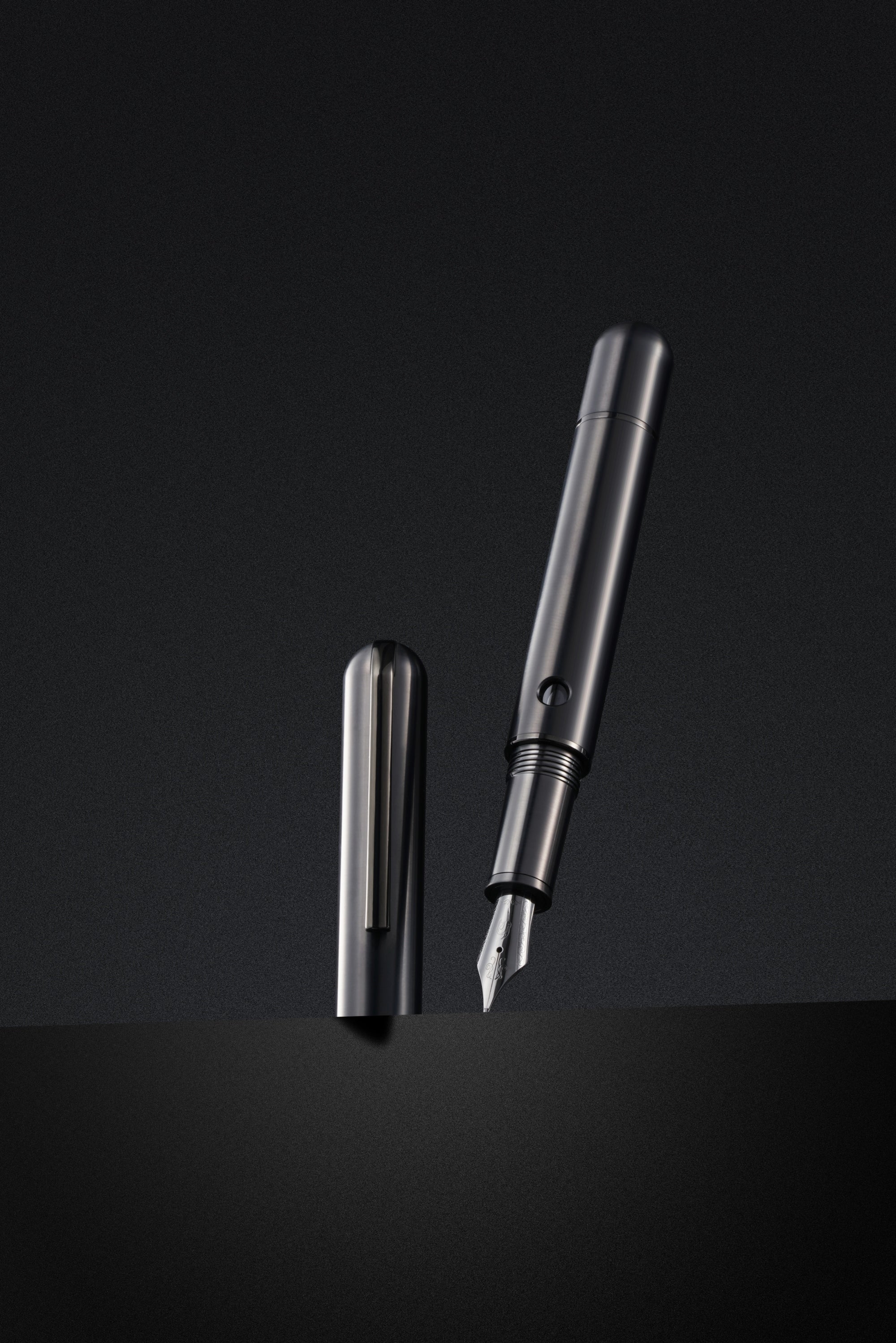 Nahvalur Nautilus Fountain Pen in Ti Black - Image 11