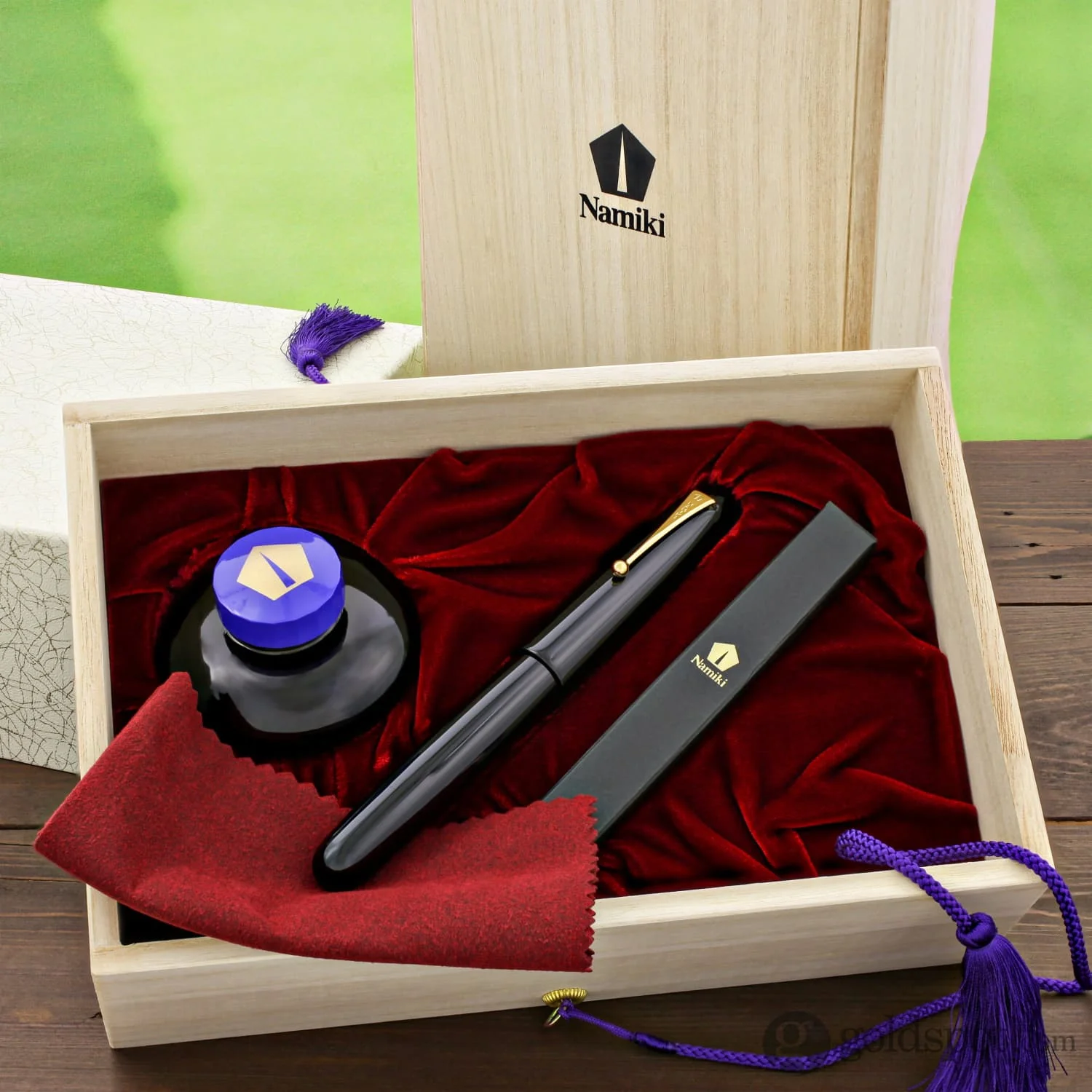 Namiki Emperor Fountain Pen in Urushi Black - 18K Gold - Image 10