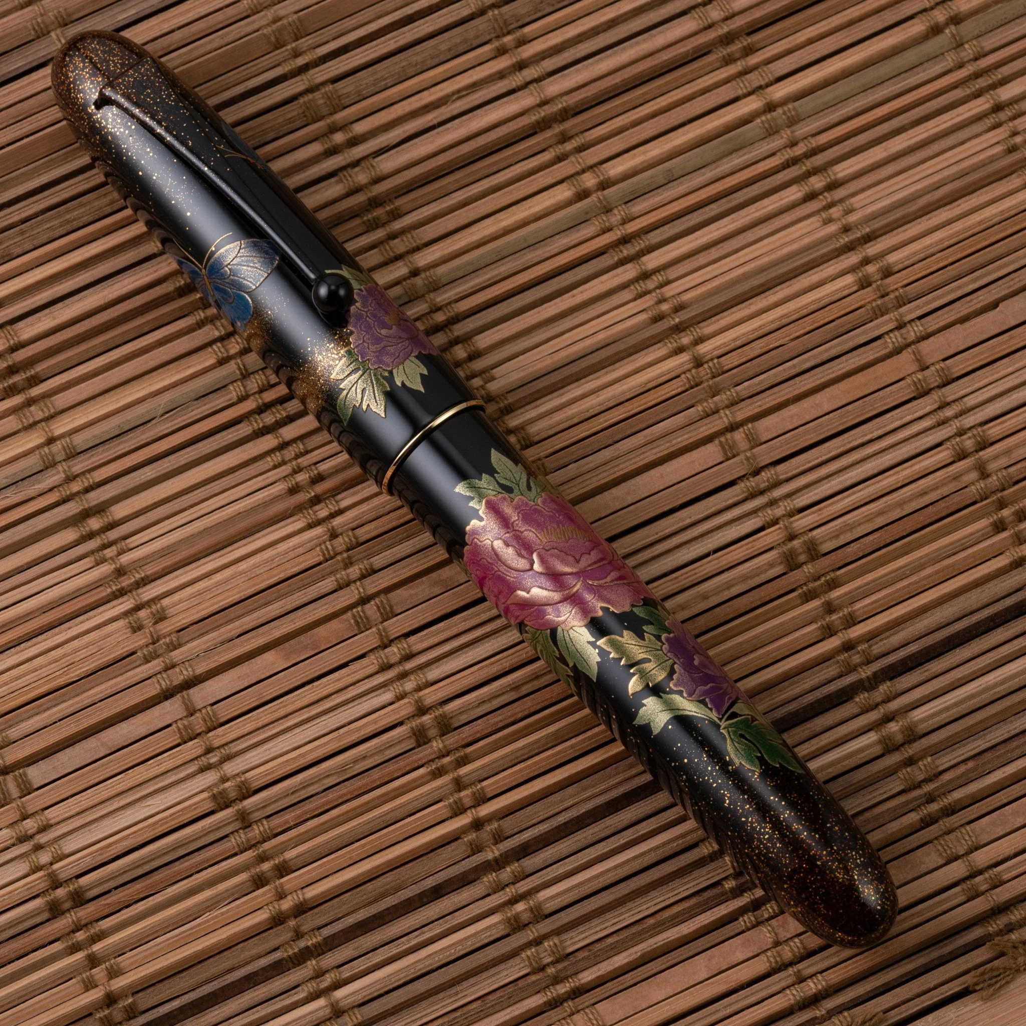 Namiki Yukari Royale Fountain Pen in Peony - 18K Gold - Image 10