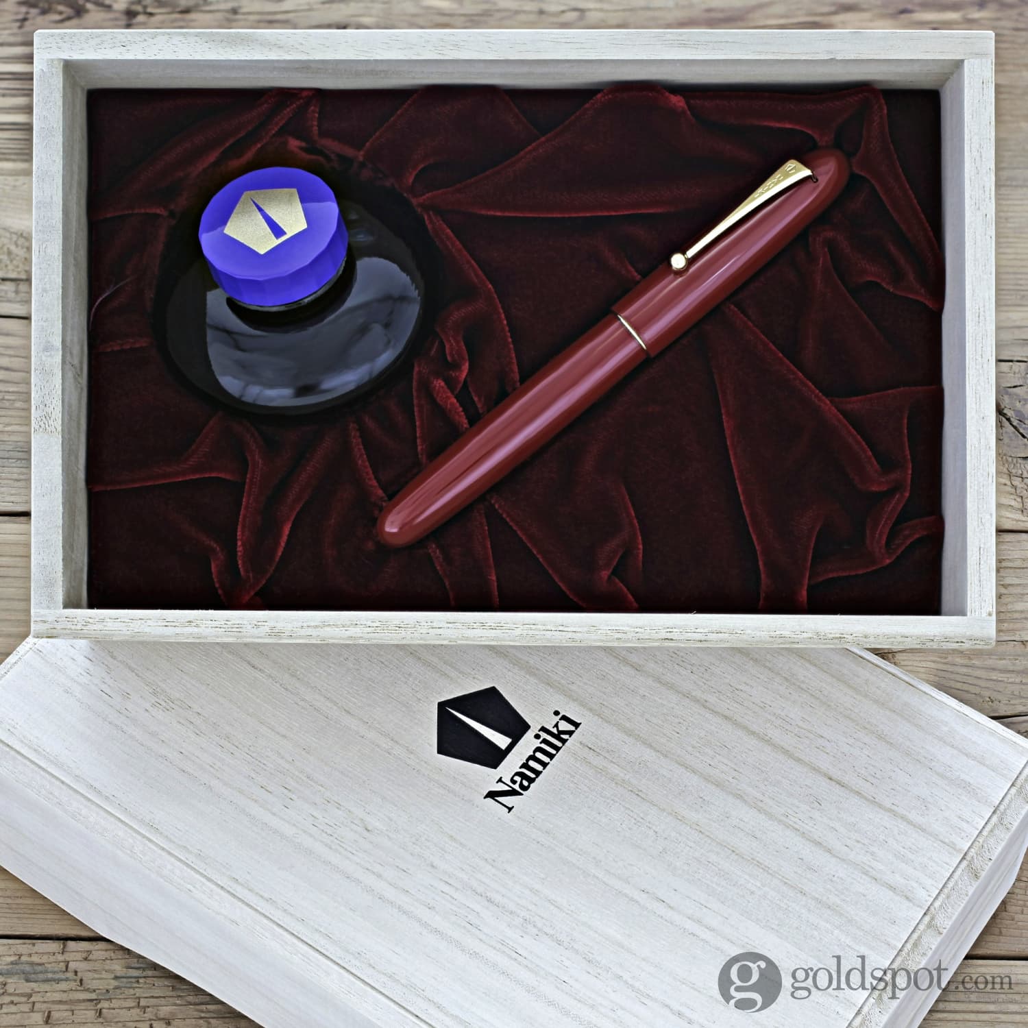 Namiki Yukari Royale Fountain Pen in Vermilion Urushi - 18K Gold - Image 7