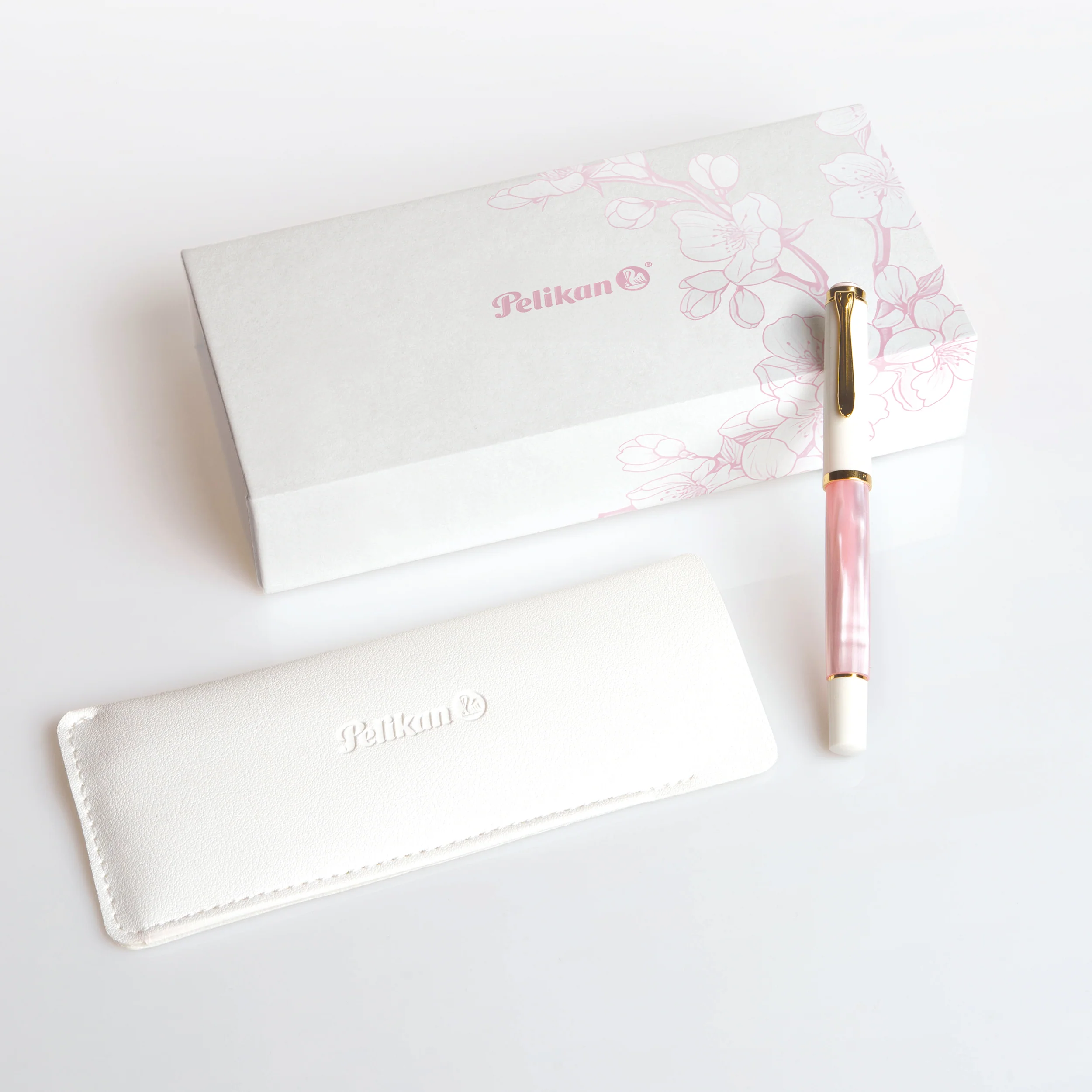 Pelikan Classic M200 Fountain Pen in Cherry Blossom - Image 11