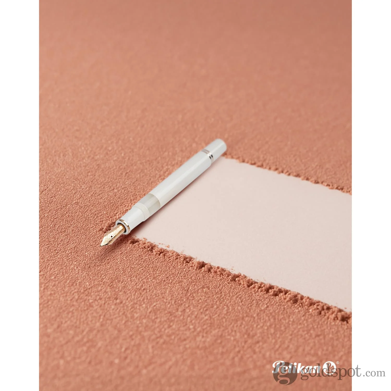 Pelikan Souveran 600 Fountain Pen in White & Rose Gold Trim - Image 6