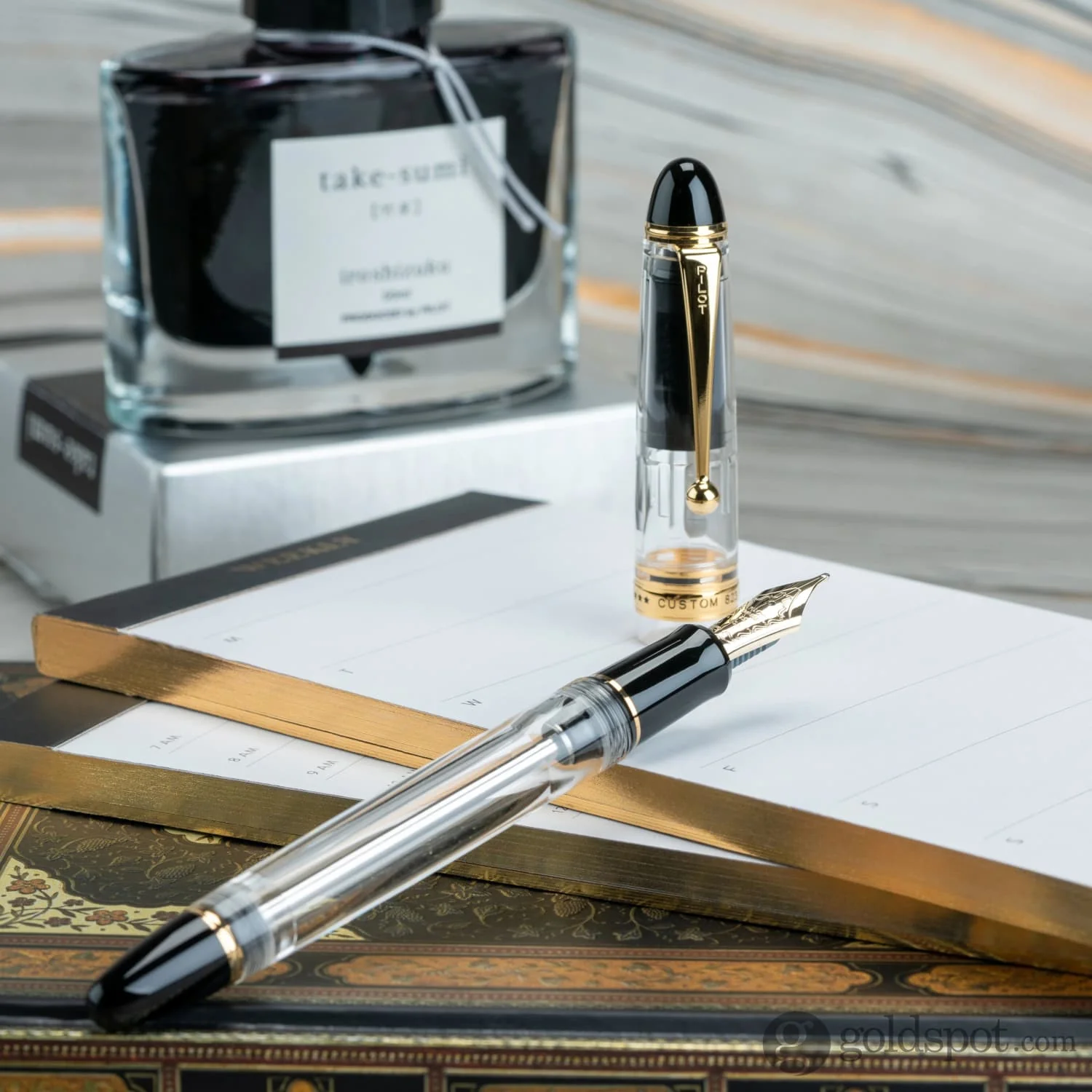 Pilot Custom 823 Fountain Pen in Clear with Gold Trim - 14K Gold - Image 11