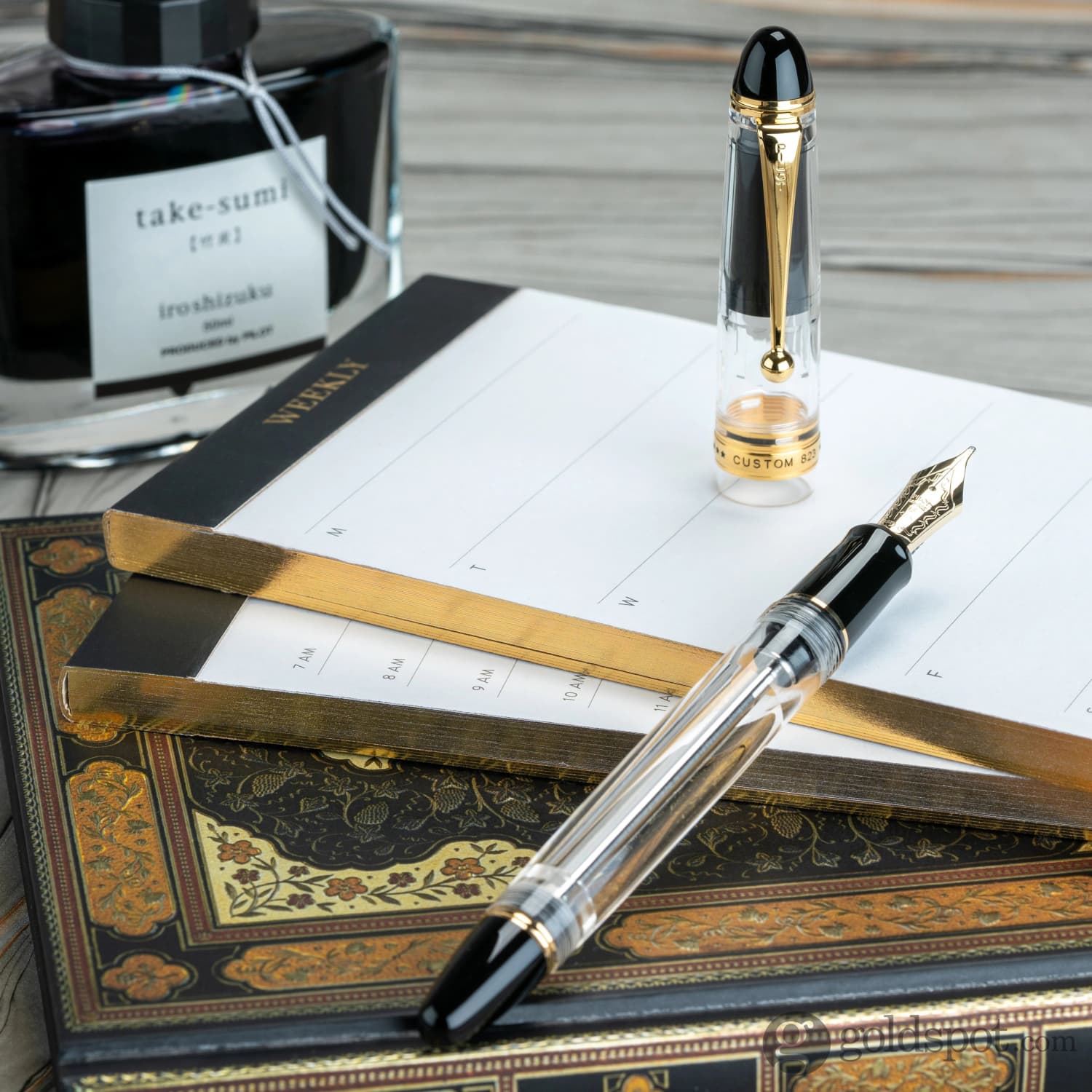 Pilot Custom 823 Fountain Pen in Clear with Gold Trim - 14K Gold - Image 12