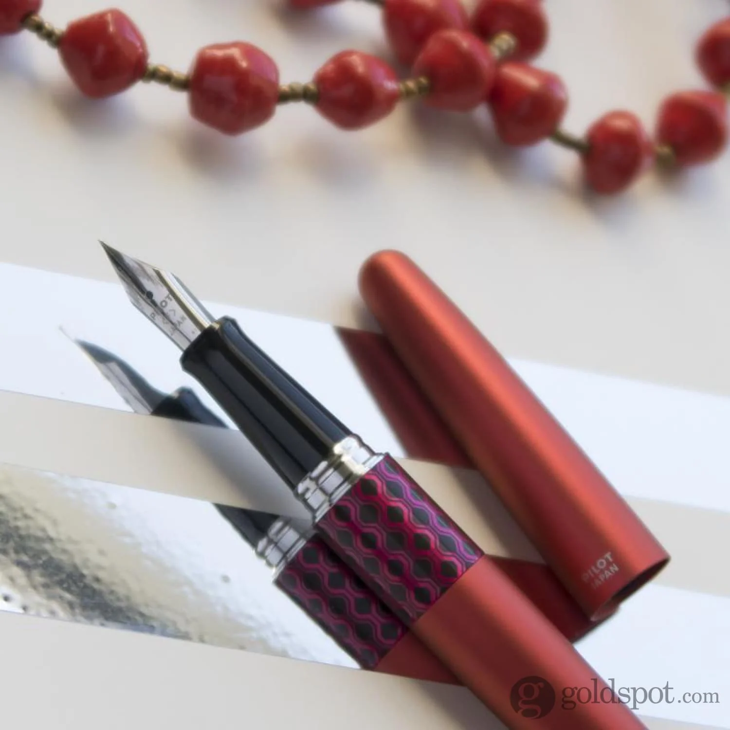 Pilot Metropolitan Retro Pop Fountain Pen in Red - Image 8
