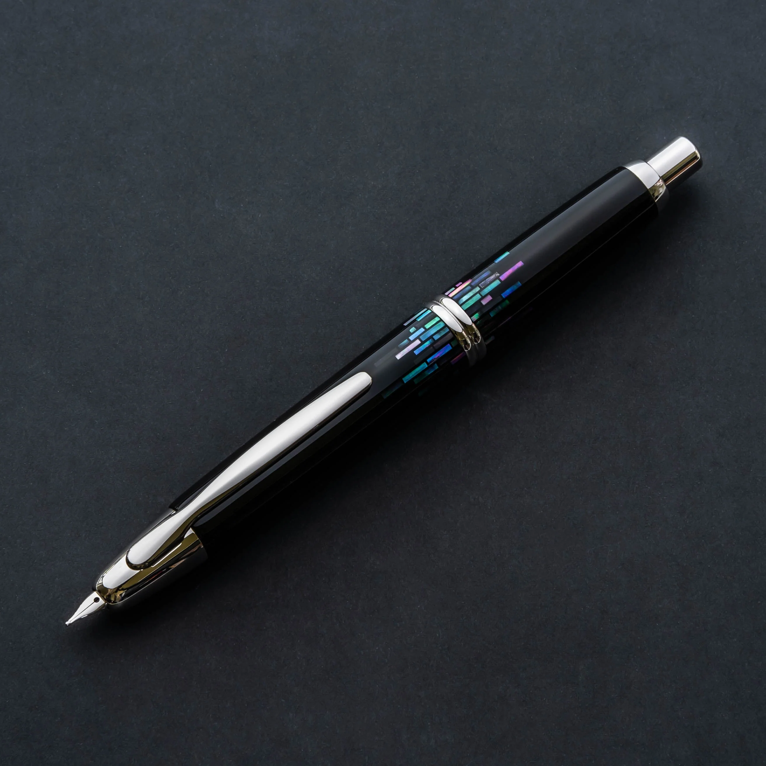 Pilot Vanishing Point Fountain Pen in Raden Stripe - 18K Gold Medium Point - Image 9