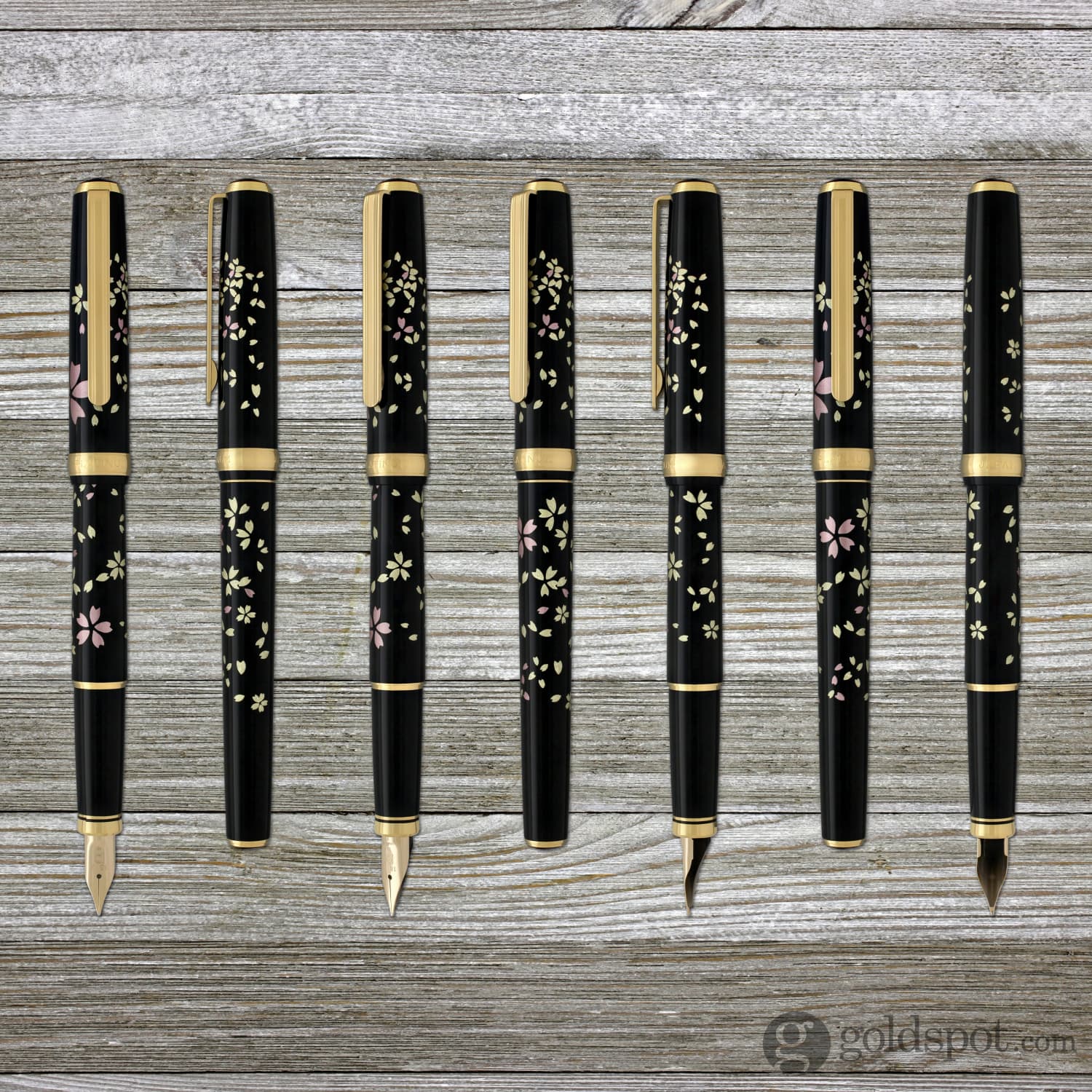 Platinum Classic Maki-e Fountain Pen in Cherry Blossom - 18K Gold - Image 9