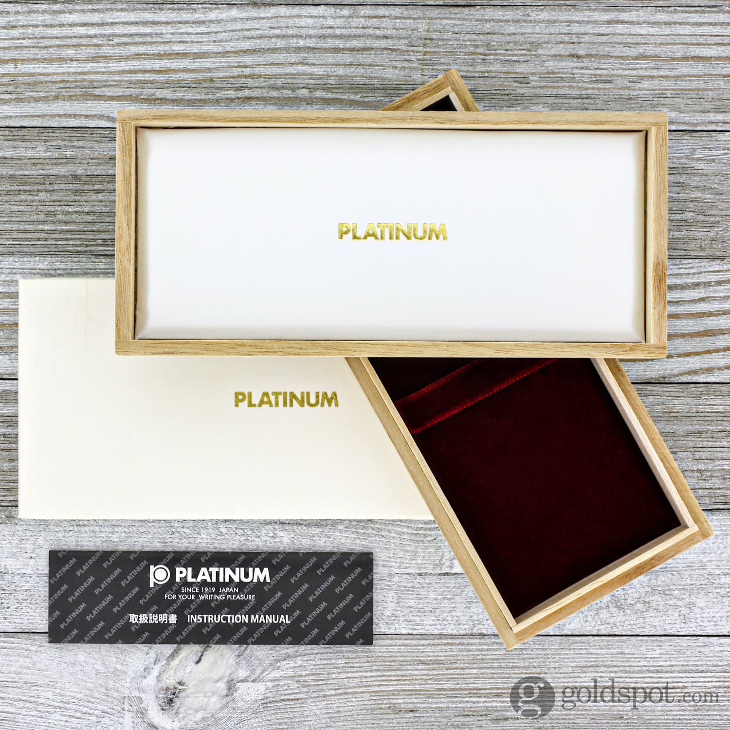 Platinum Classic Maki-e Fountain Pen with Mt. Fuji Design - 18K Gold - Image 11