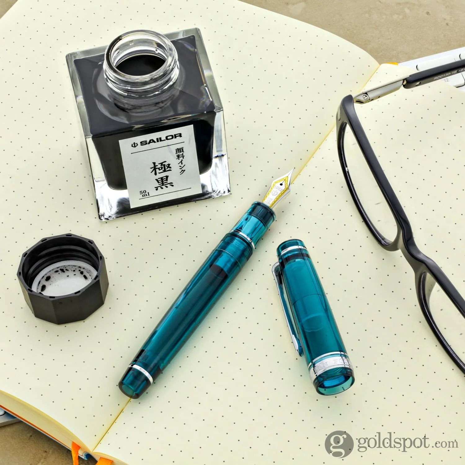 Sailor Pro Gear Regular Fountain Pen in Lucky Charm Green - 21kt Gold Nib - Image 10