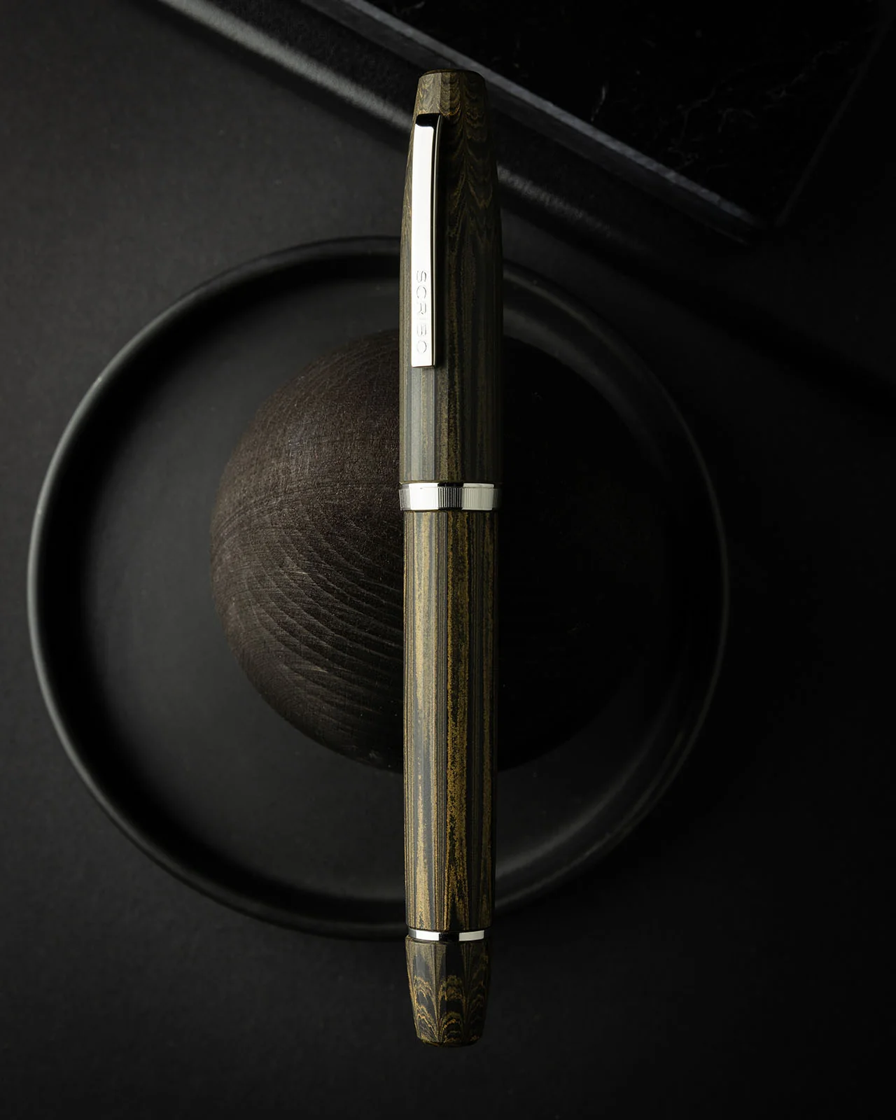 Scribo Flow Fountain Pen in Memoria with Platinum Trim - Image 10