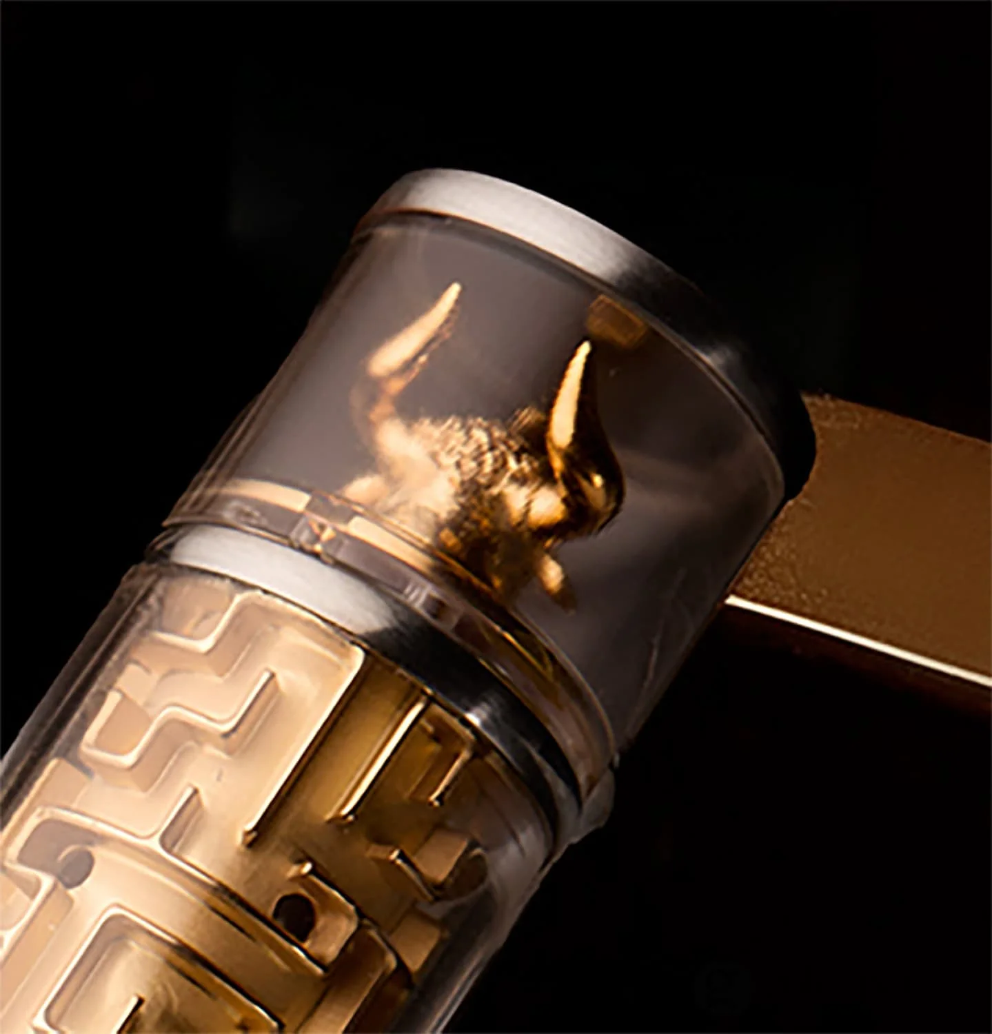 Visconti Limited Edition Fountain Pen in Maze - 18K Gold - Image 4